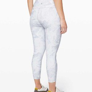 SOLD Lululemon Wunder Under Leggings